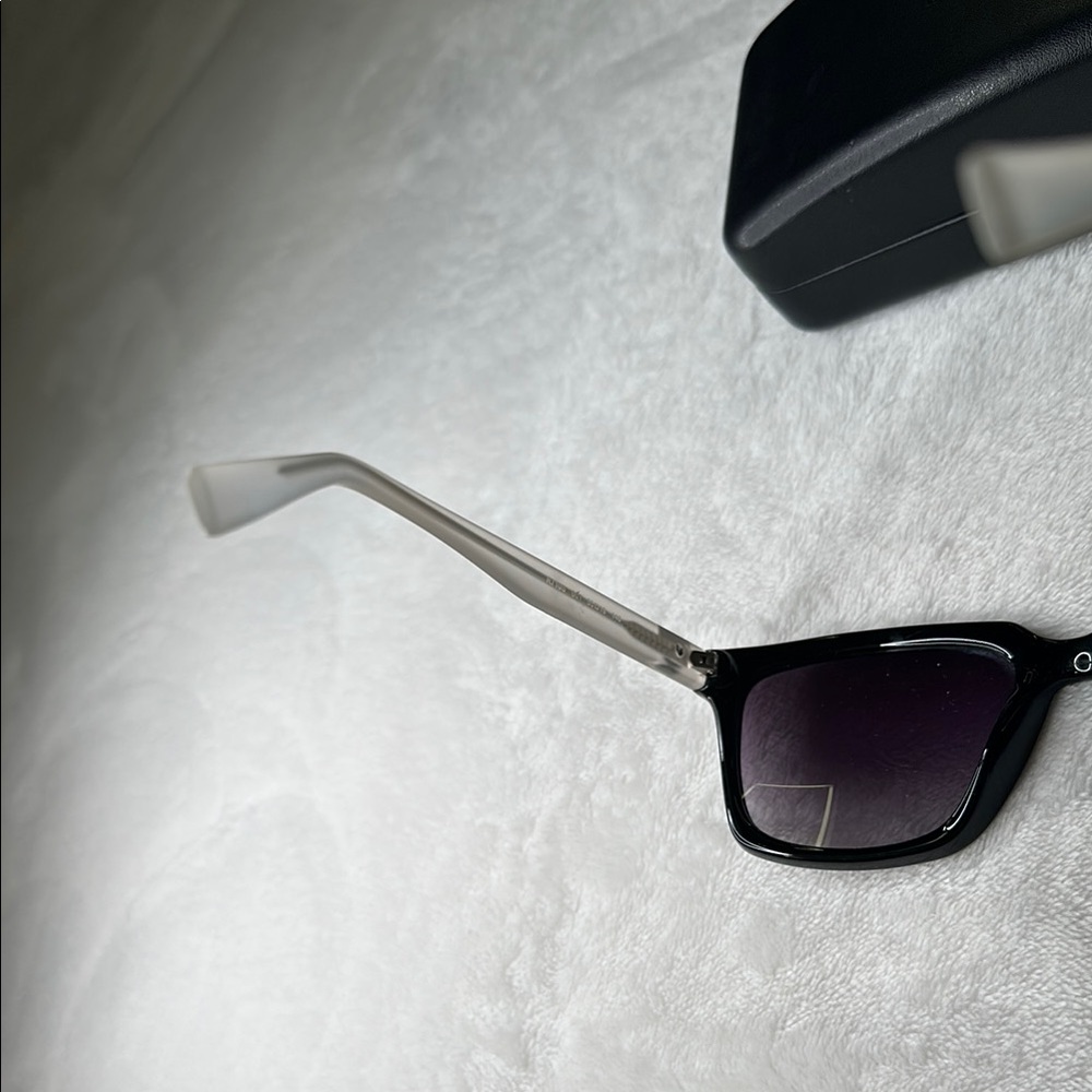 Calvin Klein R710S001 - Picture 6 of 11